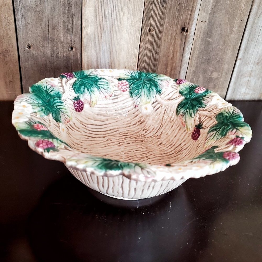 FITZ & FLOYD WILD BERRIES SERVING BOWL Woodland‎ Berries 9" Excellent Condition!